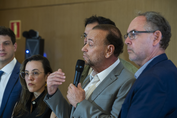 Partidos do campo democrático unem forças por justiça tributária e social